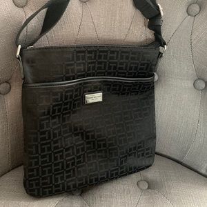 Cute Tommy Hilfiger woven Crossbody. Like new.